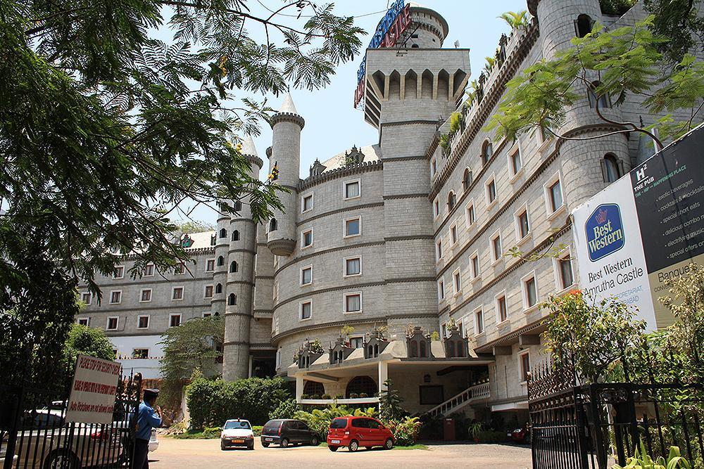 Best Western Amrutha Castle Hyderabad Eksteriør bilde